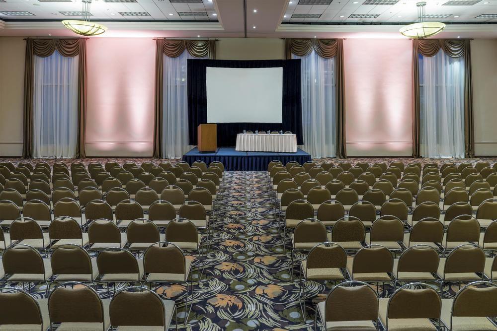 Four Points By Sheraton Galerias Monterrey Kültér fotó The ballroom at the Hilton San Francisco