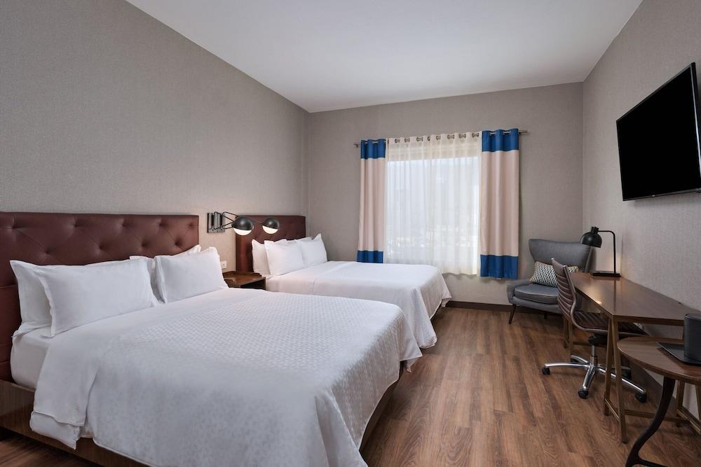 Four Points By Sheraton Galerias Monterrey Kültér fotó A typical room at the Holiday Inn Express
