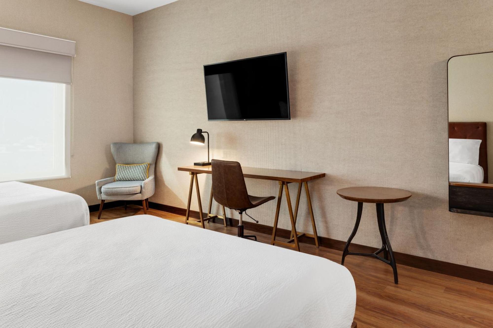 Four Points By Sheraton Galerias Monterrey Kültér fotó A room at the Hotel Zags