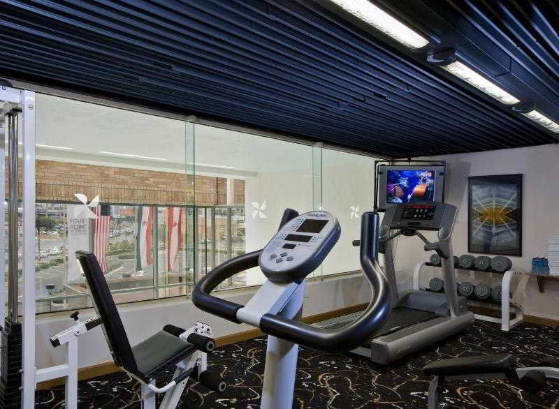 Four Points By Sheraton Galerias Monterrey Kültér fotó The gym at the hotel